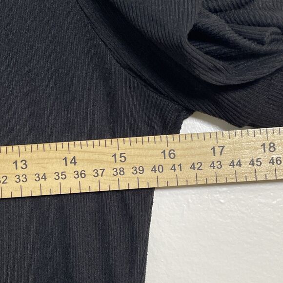 ORANGE KISS Short Puff Sleeve Black Top Blouse Size Medium - Picture 8 of 8